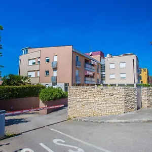 Dora Near Sea And Center With Private Garage Appartamento